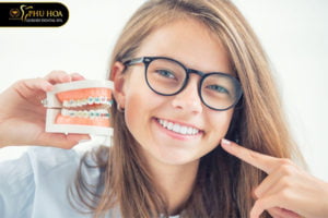 so-sanh-nieng-rang-mac-cai-pha-le-voi-mac-cai-su-phuong-phap-nao-tot