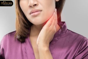 nhổ răng khôn xong bị đau họng