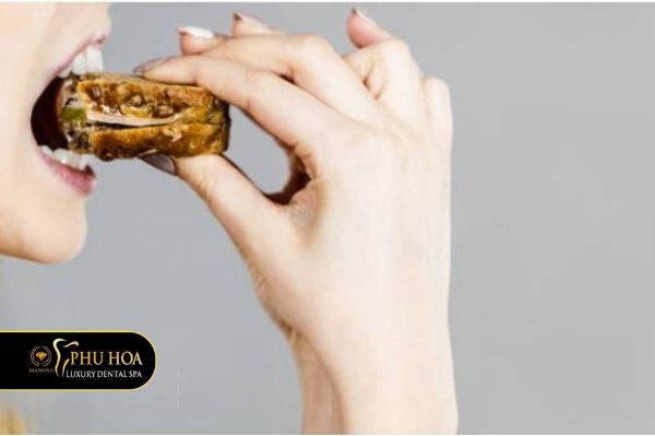 Trồng răng 2 hàm giá bao nhiêu sai khớp cắn 